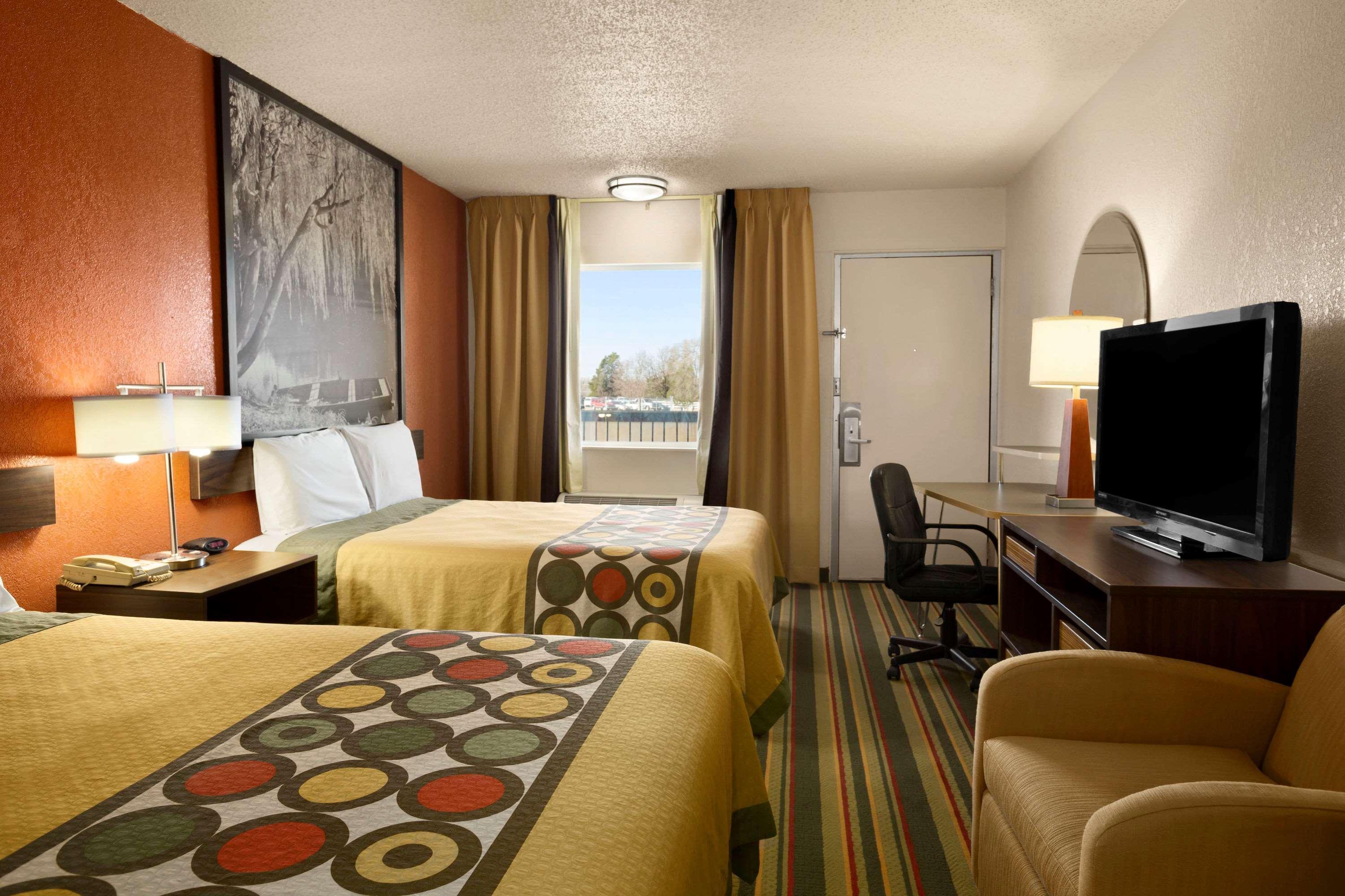 Super 8 By Wyndham Woodward Otel Dış mekan fotoğraf